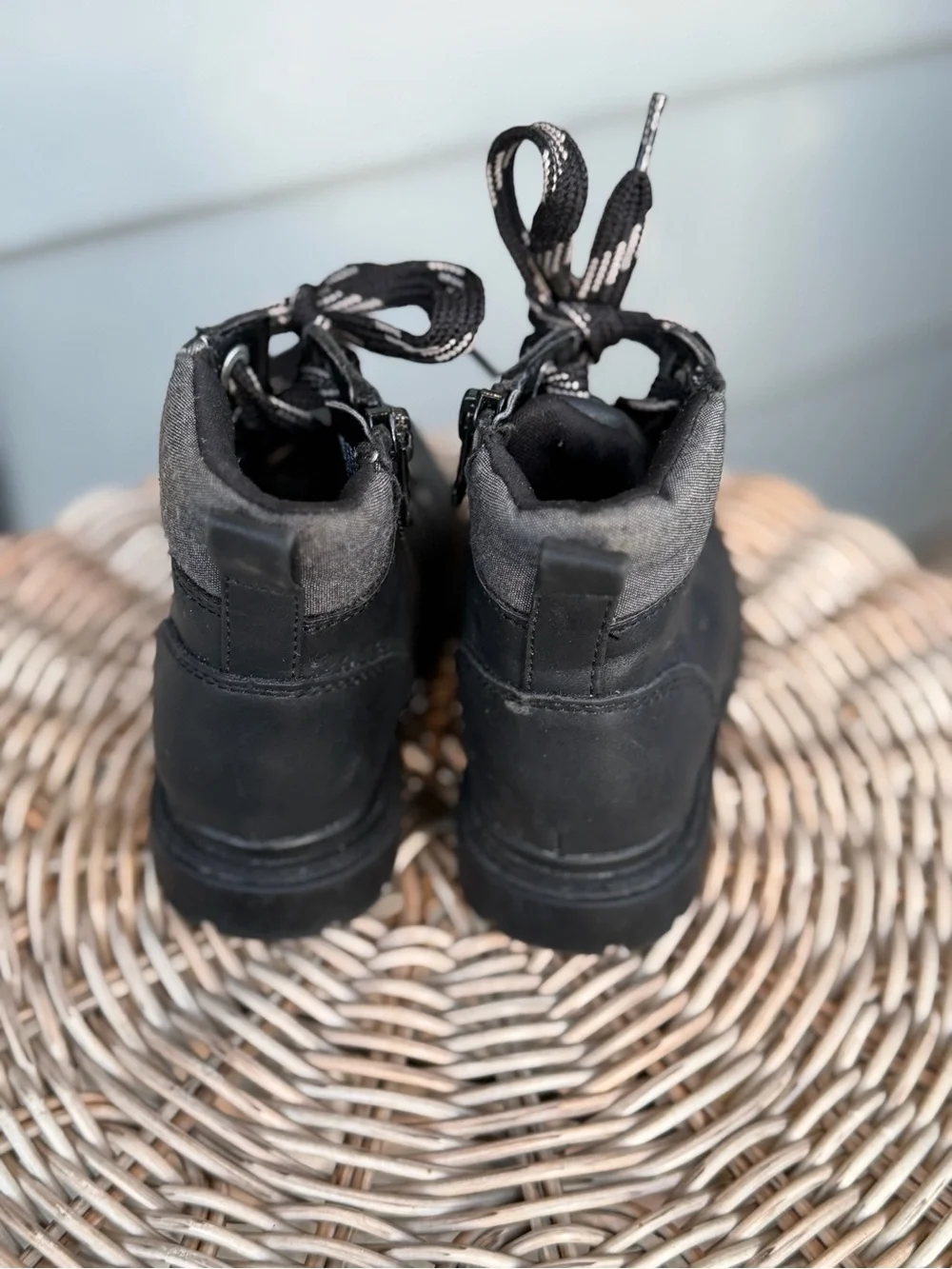 Cat & Jack Kids Black Lace Up Combat Hiking Boots Side Zip Size 7